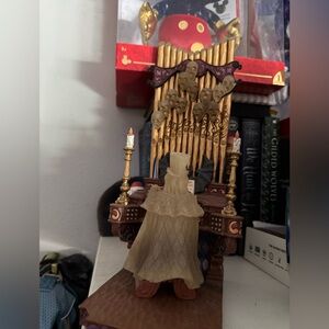 Haunted Mansion Disney Piano hatbox ghost